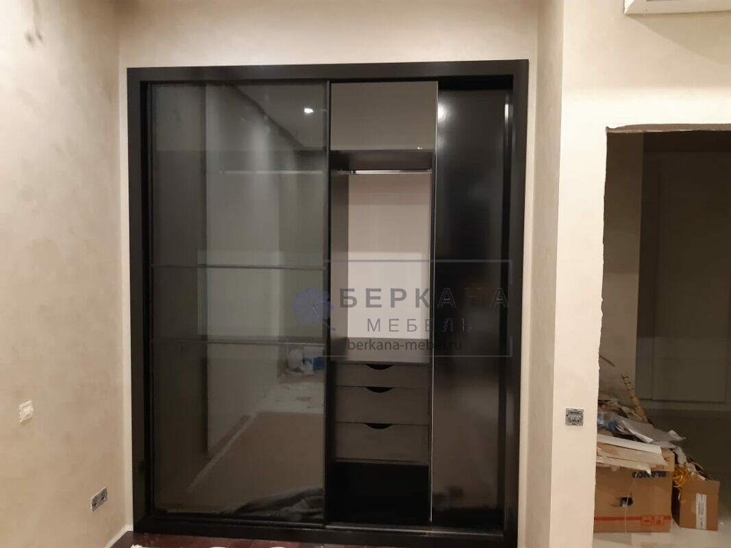 Фото встроенного шкафа-купе